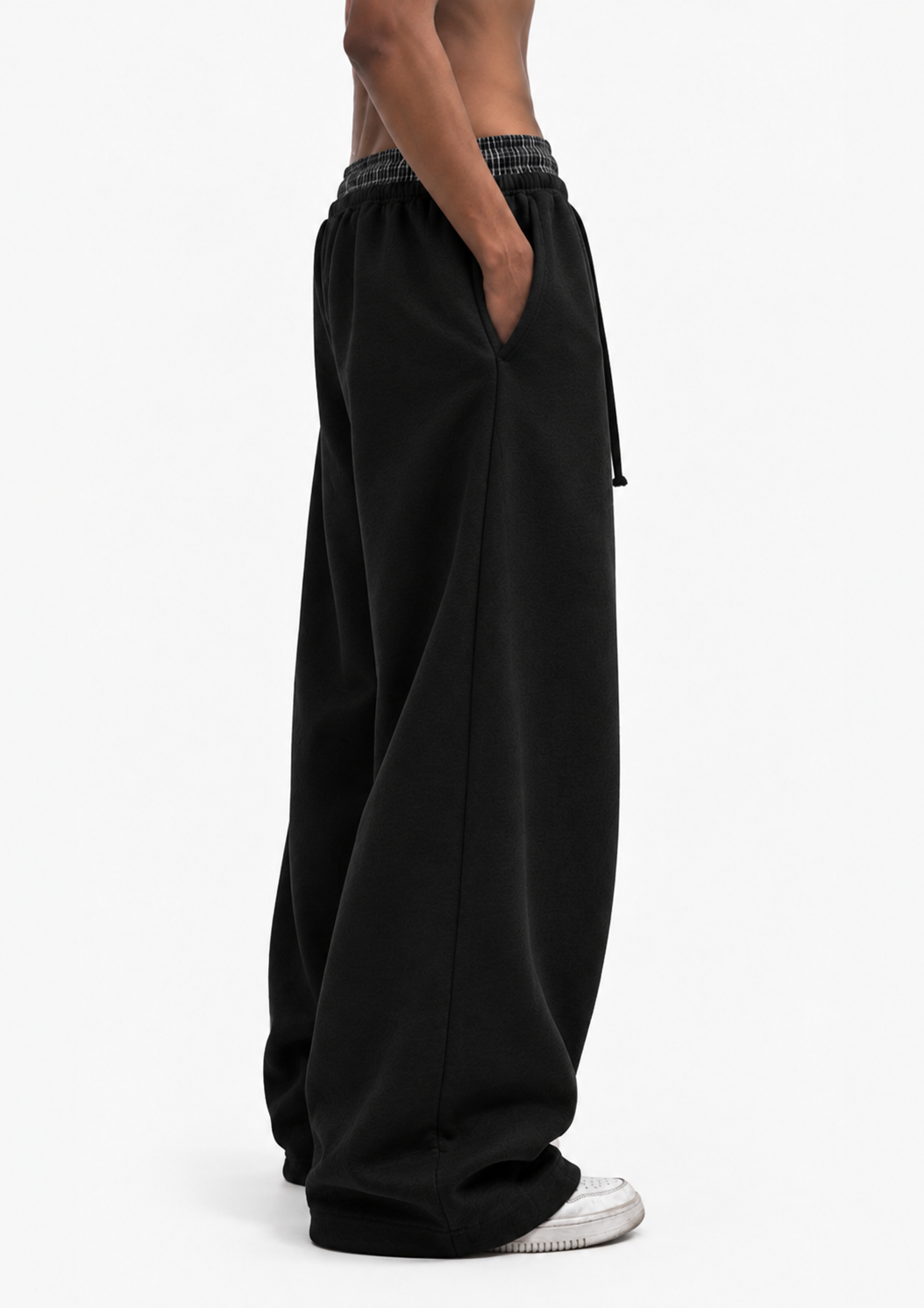 Black Median Plaid Waistband Barrel Sweatpants